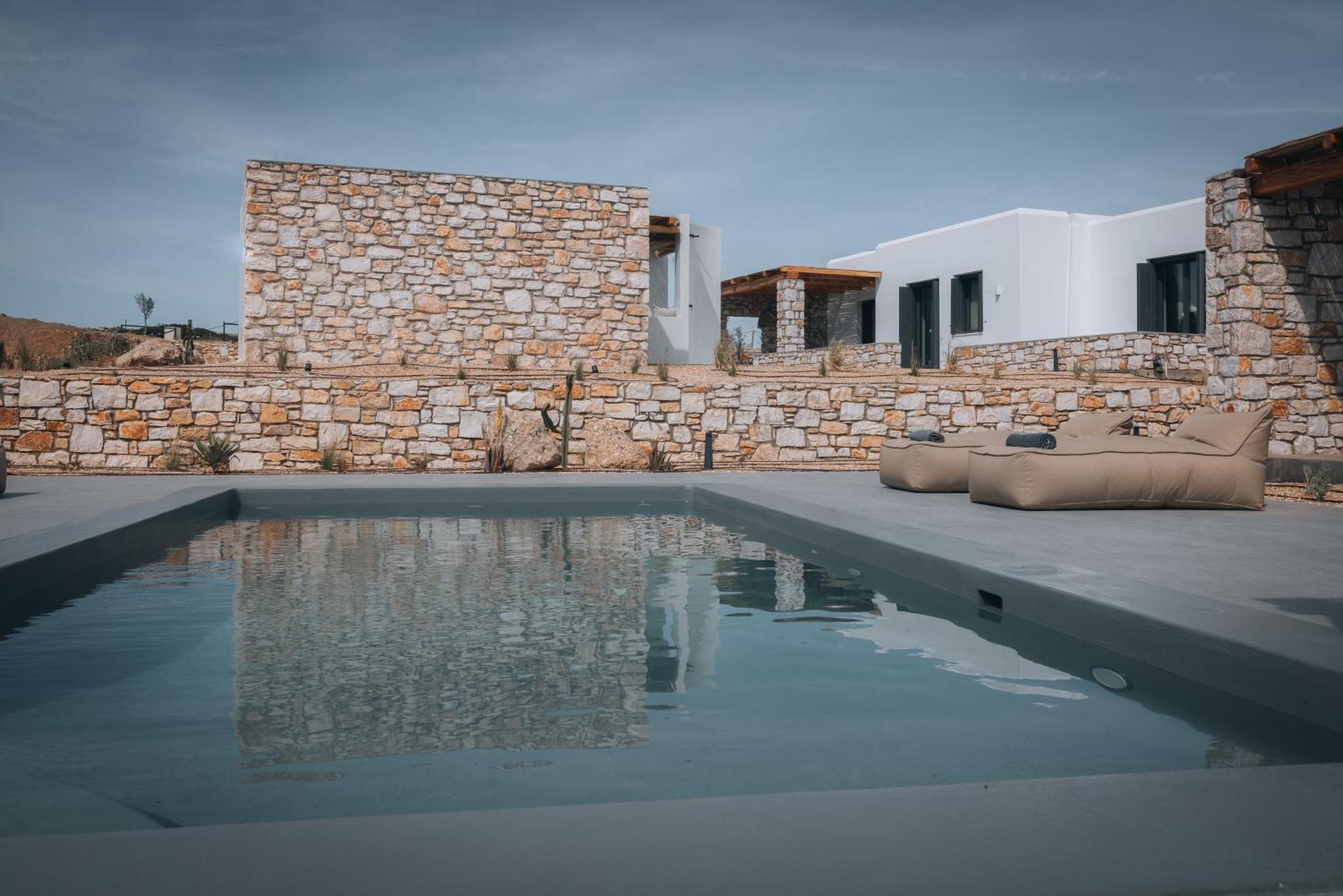Kosmitis Suites & Villas ناوسا الغرفة الصورة